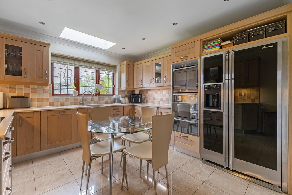 Property photo 3 of 13 Image