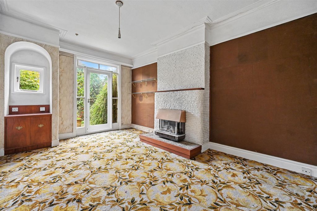 Property photo 1 of 9 Ahar - Claygate Road - Dining Room3 (1).Jpg