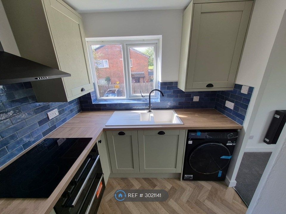 Property photo 1 of 6 Kitchen