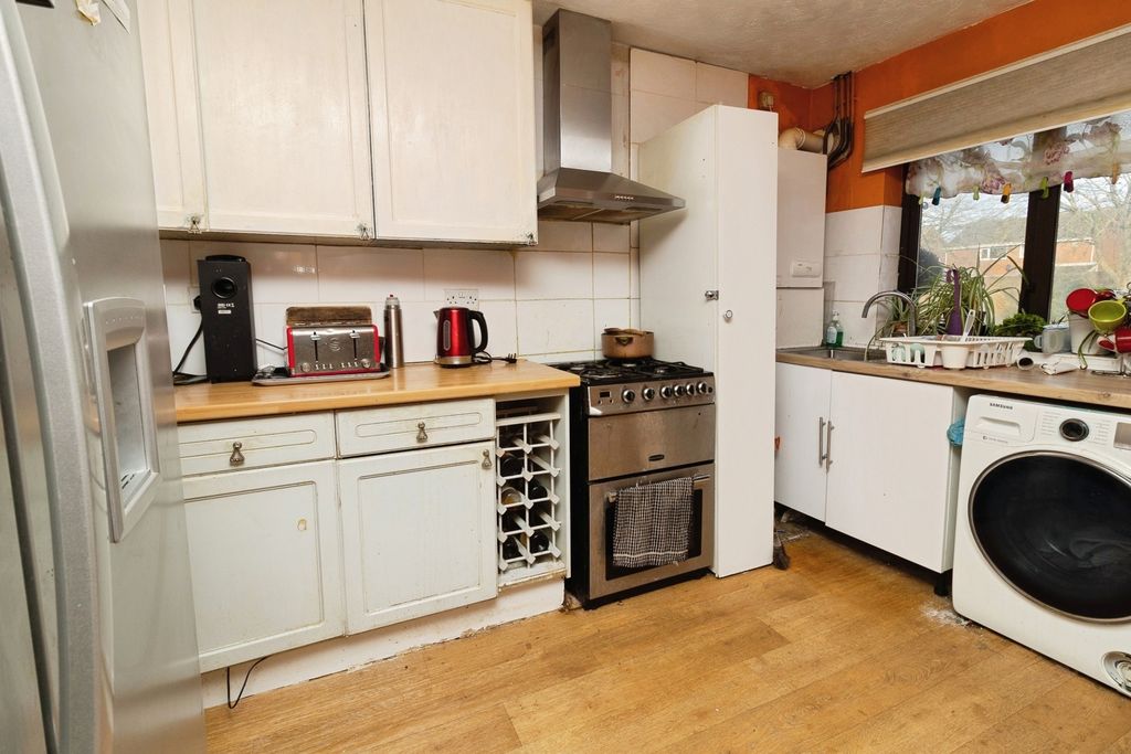 Property photo 3 of 17 Photo