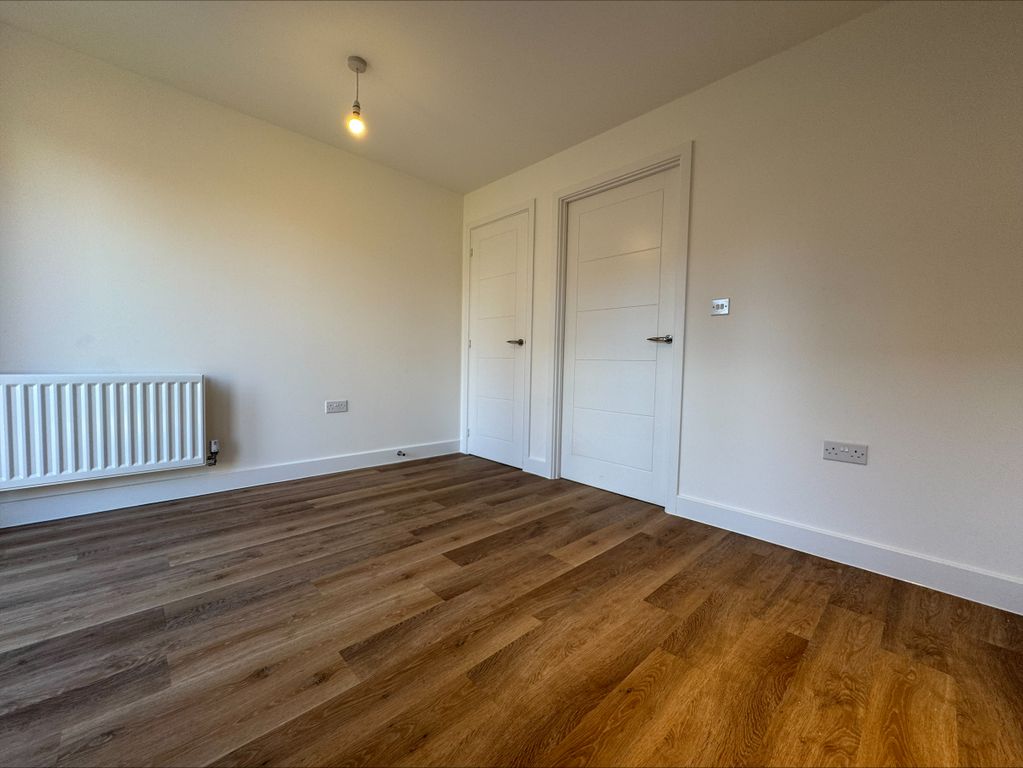 Property photo 3 of 17 Image