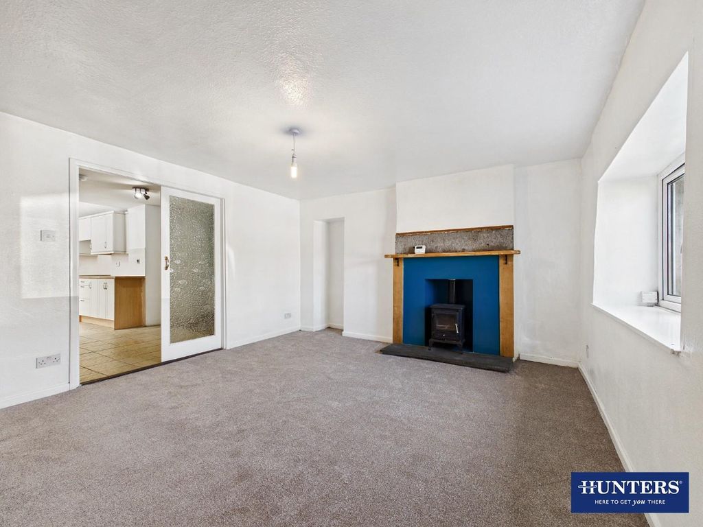 Property photo 2 of 38 Living Room