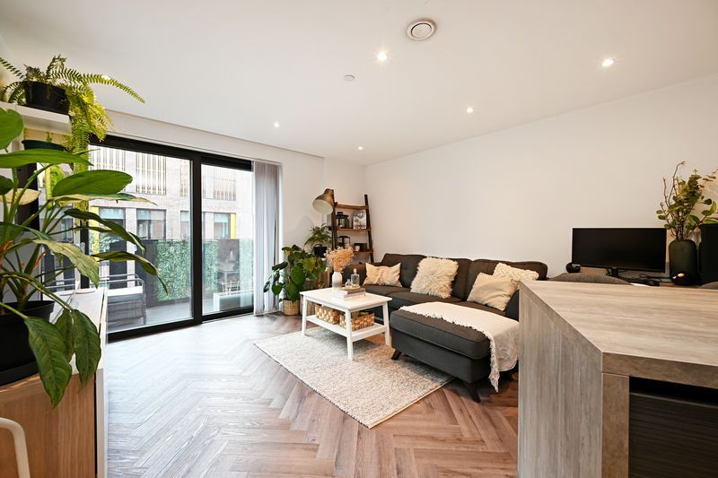 Property photo 2 of 25 Open Plan Living Room