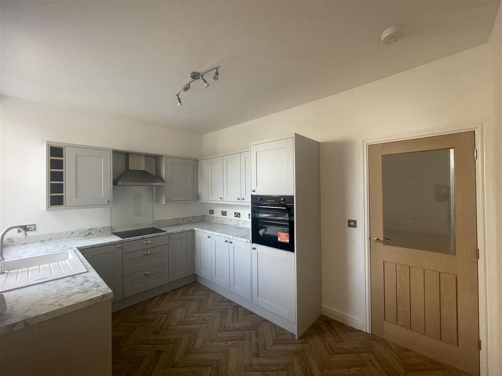 Additional image 4 of 4 bed end terrace house to rentTalbot Road, Ammanford SA18