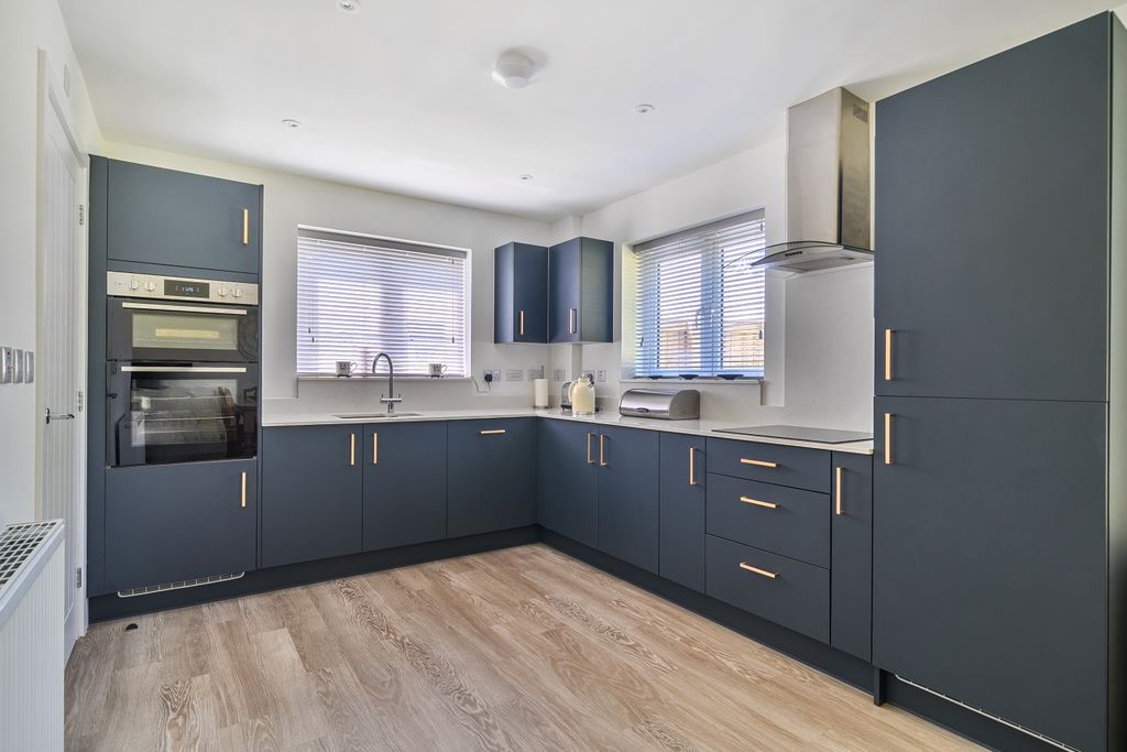 Property photo 2 of 24 1480396-11-6A3c0B9c85c22