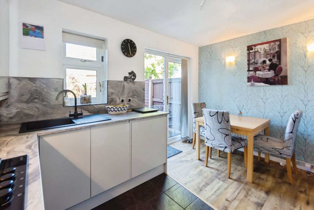 Property photo 2 of 18 Pbox-Img.Jpg