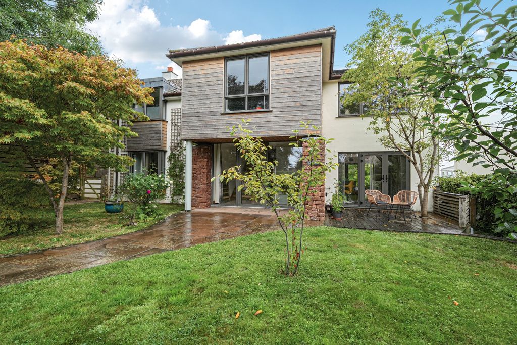 Property photo 1 of 33 4399090