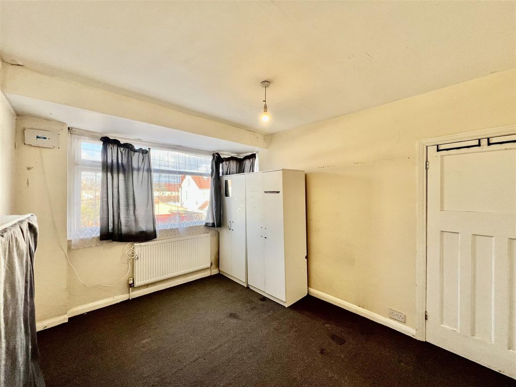 Property photo 2 of 11 Bedroom