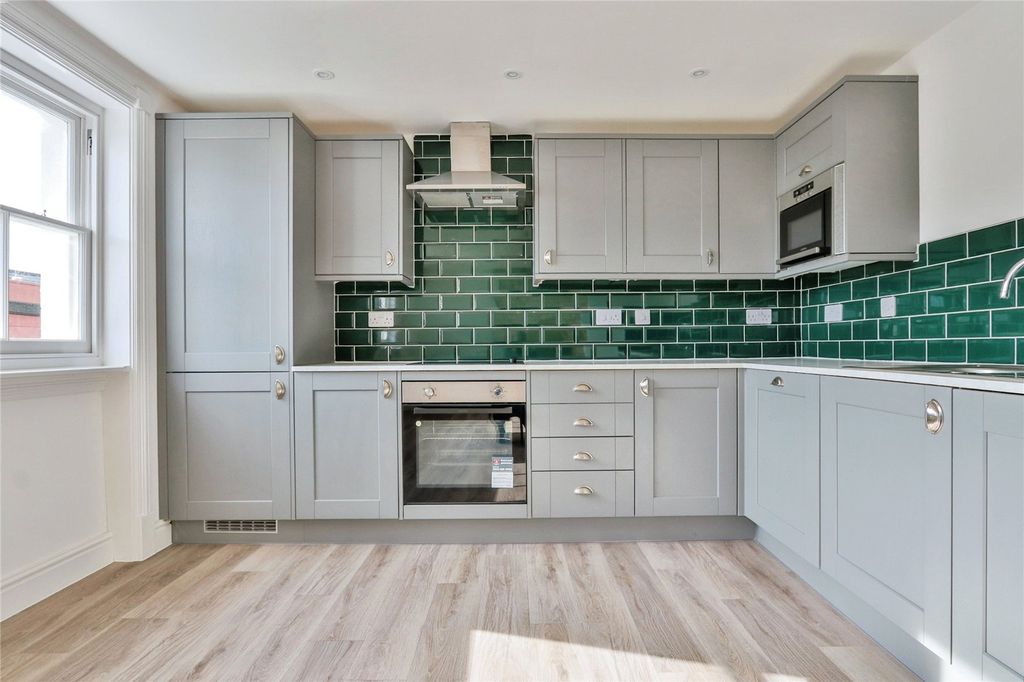 Property photo 2 of 17 Kitchen