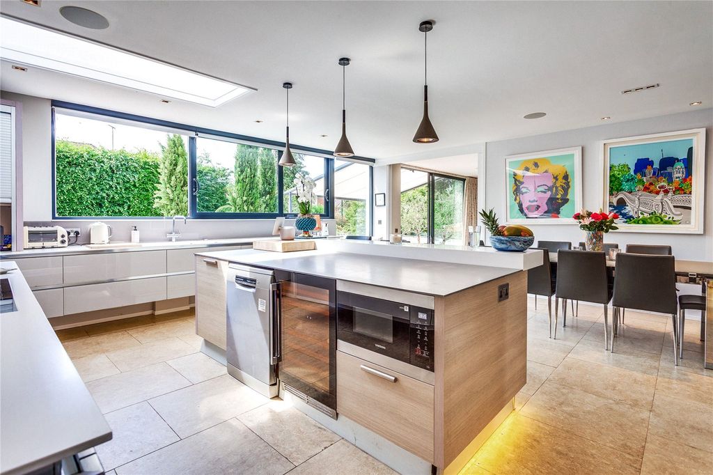 Property photo 2 of 42 Openplan Kitchen