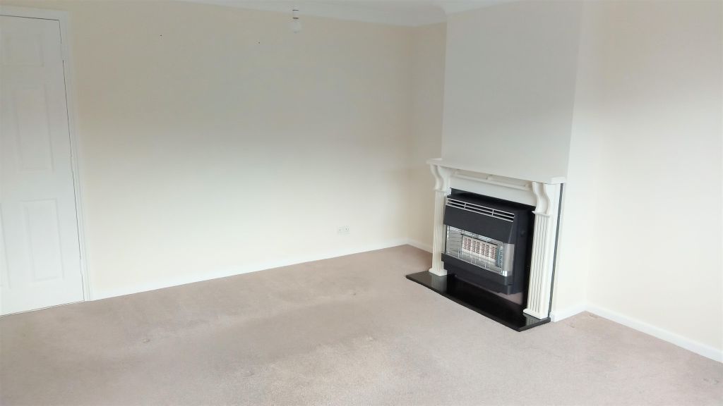 Property photo 2 of 11 Living Room