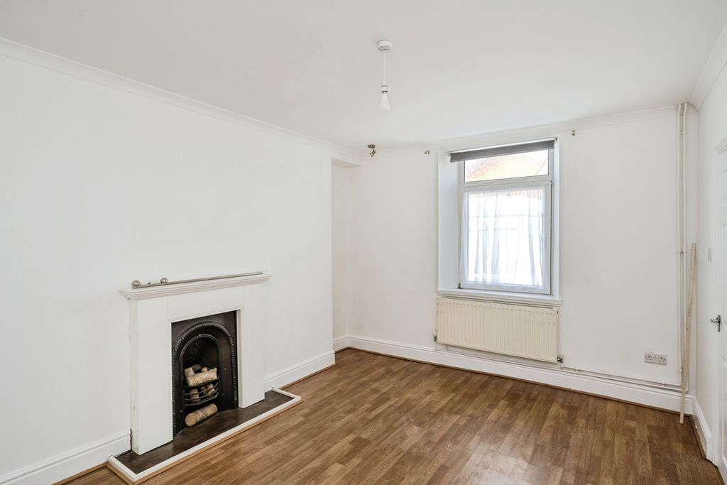 Property photo 3 of 17 Photo