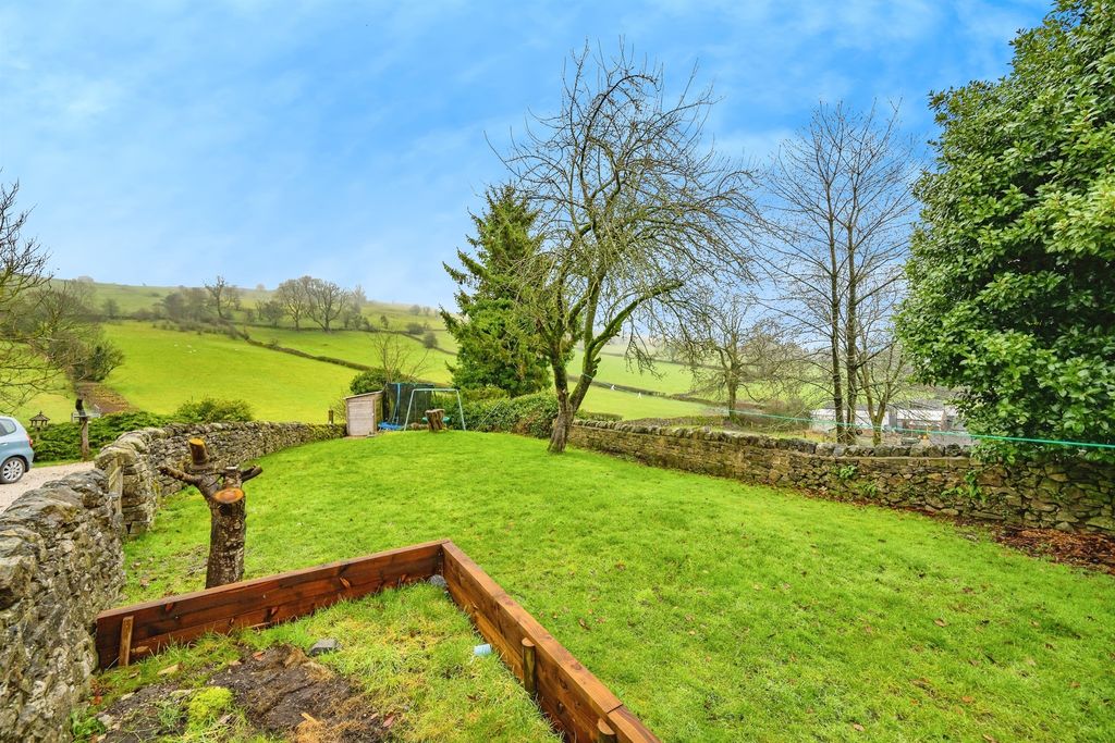 Property photo 2 of 30