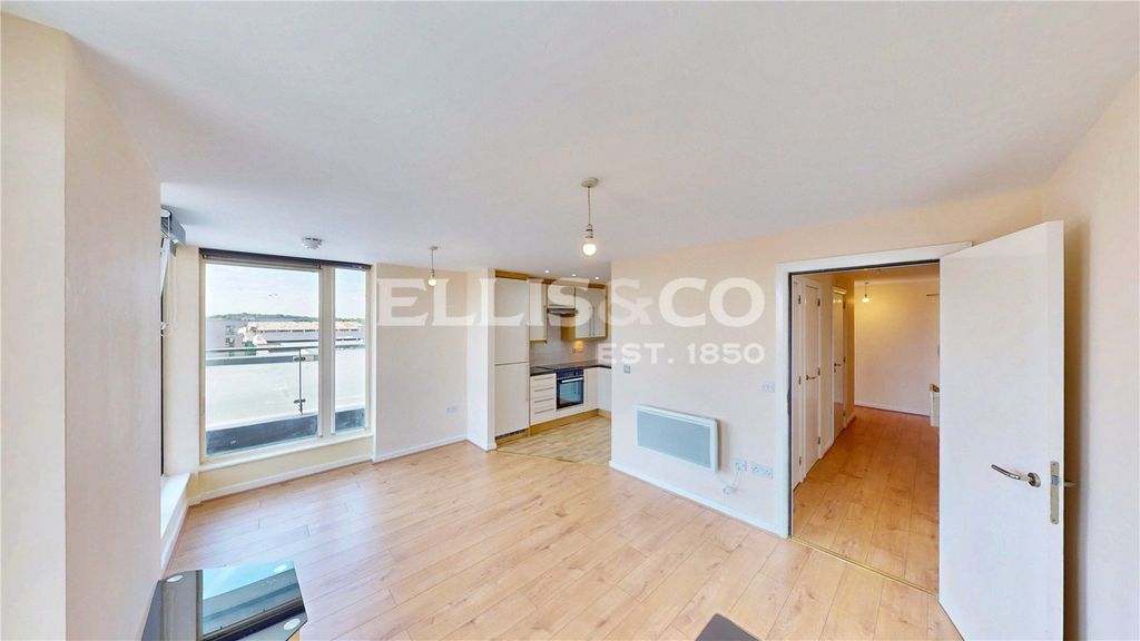 Property photo 2 of 19 Picture No. 31