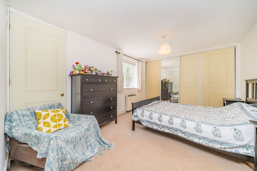 Property photo 3 of 6