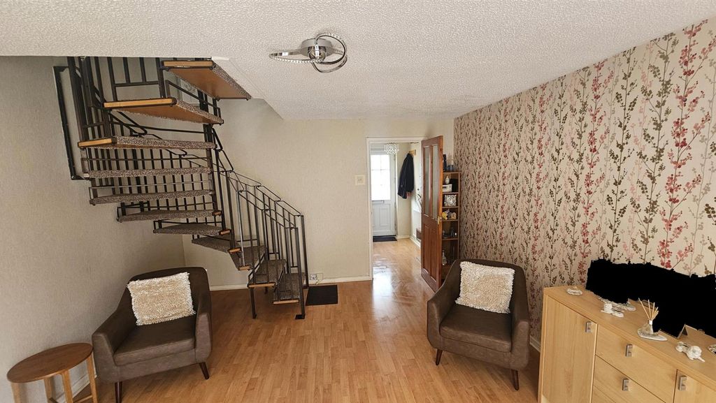 Property photo 2 of 23