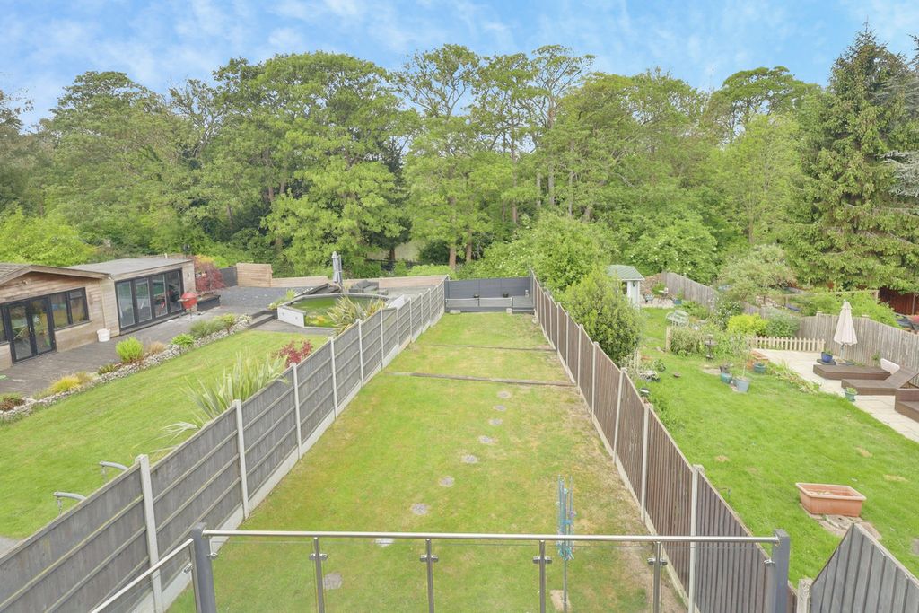 Property photo 3 of 33