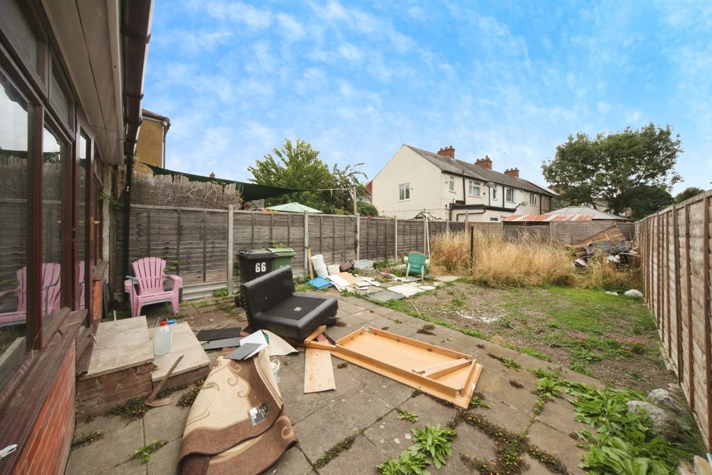 Property photo 3 of 12