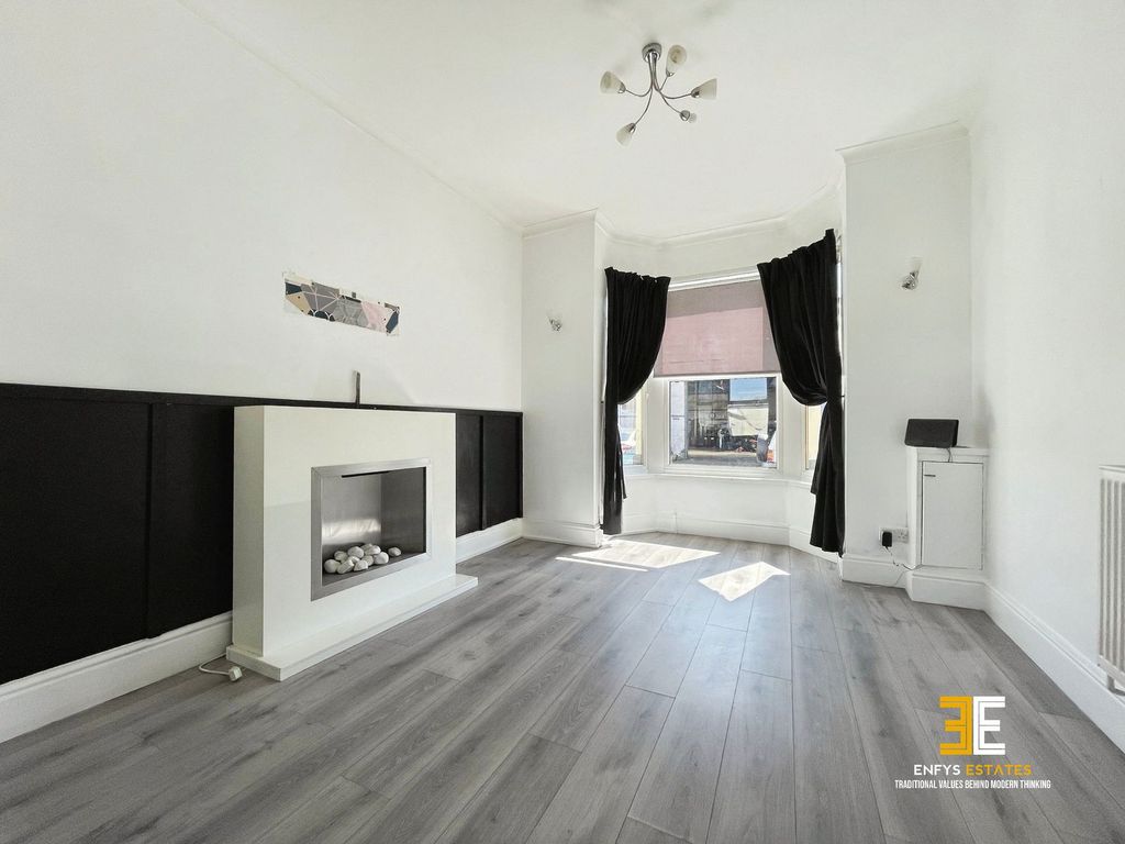 Property photo 2 of 24