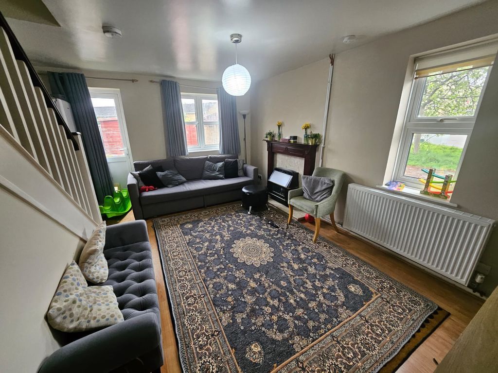 Property photo 3 of 11 Photo 11