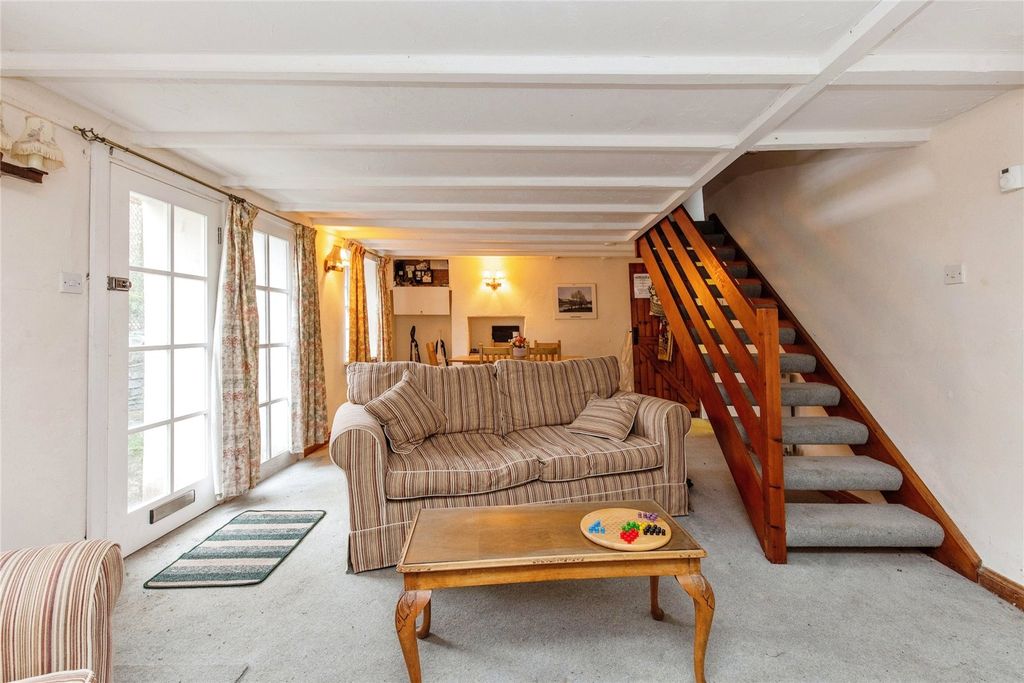 Property photo 1 of 14 Living Room