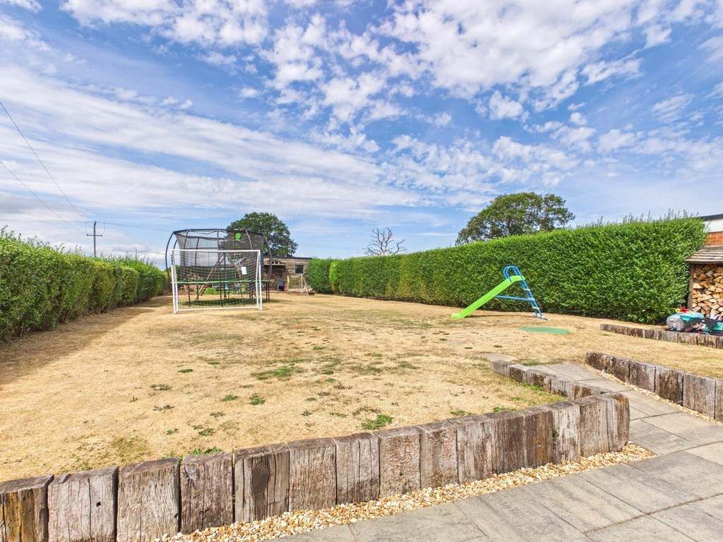 Property photo 2 of 31 Rear Garden