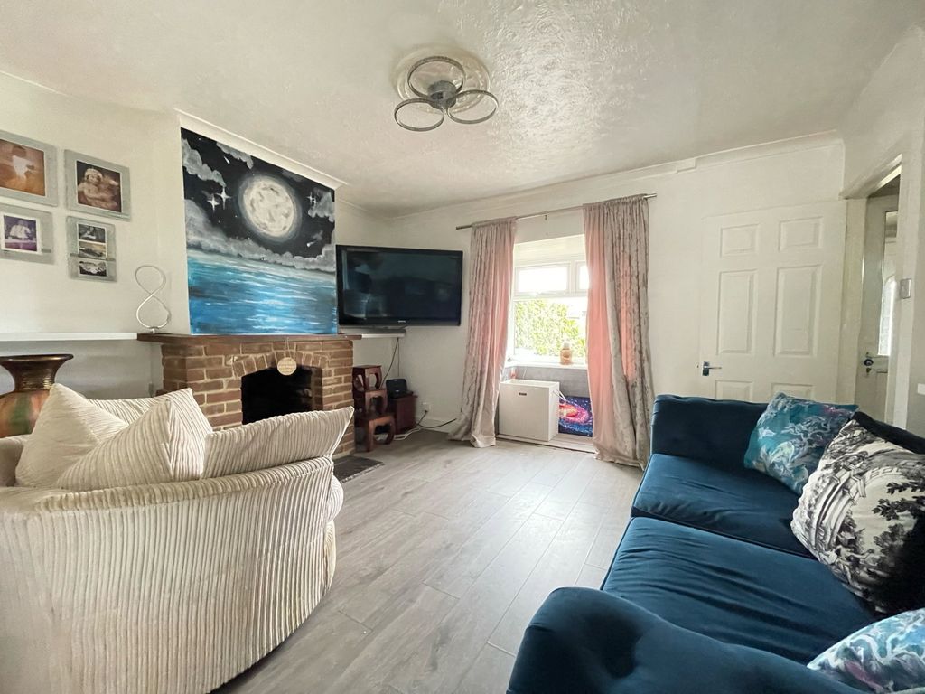 Property photo 3 of 11