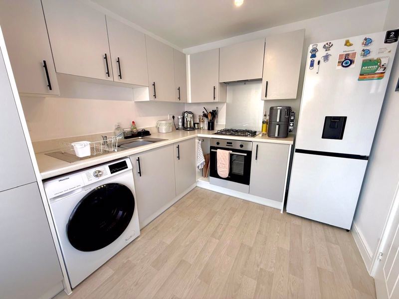 Property photo 3 of 14 Kitchen