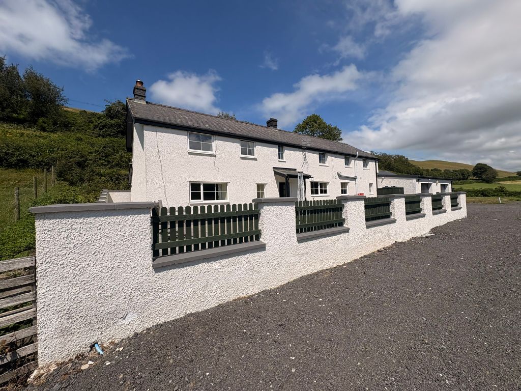Property photo 2 of 34