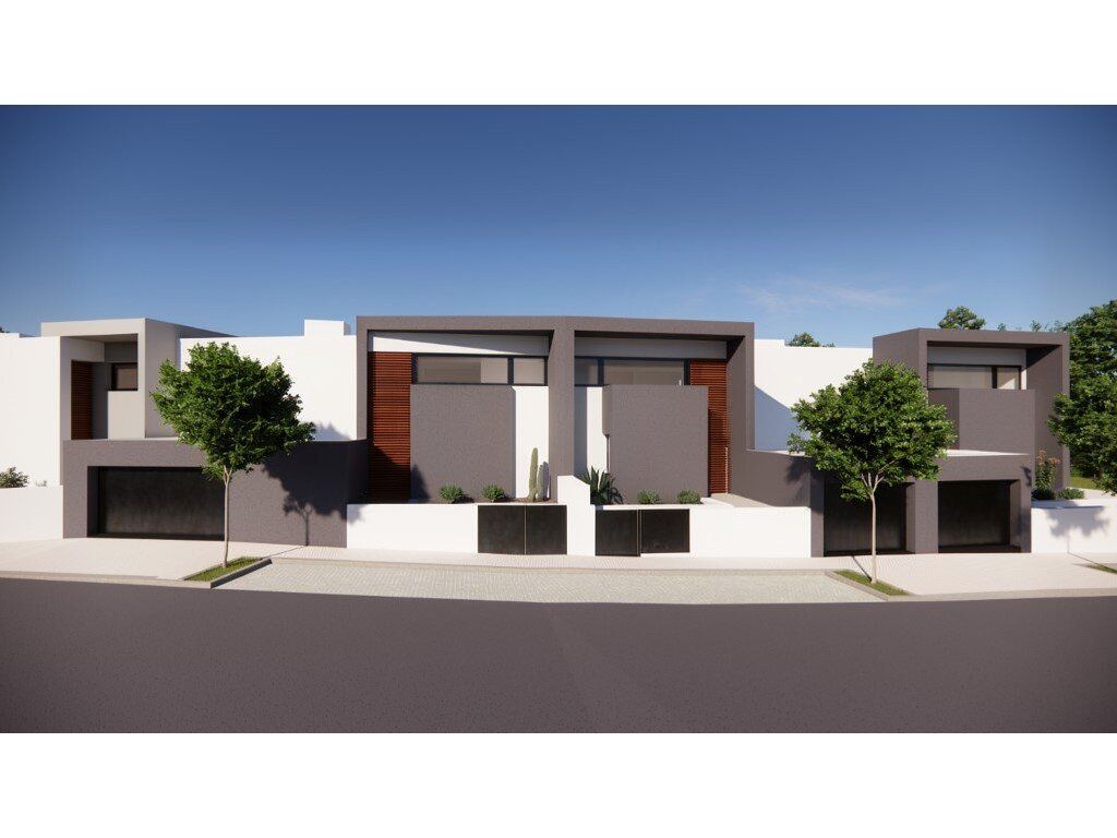 Property photo 1 of 12 Modern 3-Bedroom Villa In Espinho