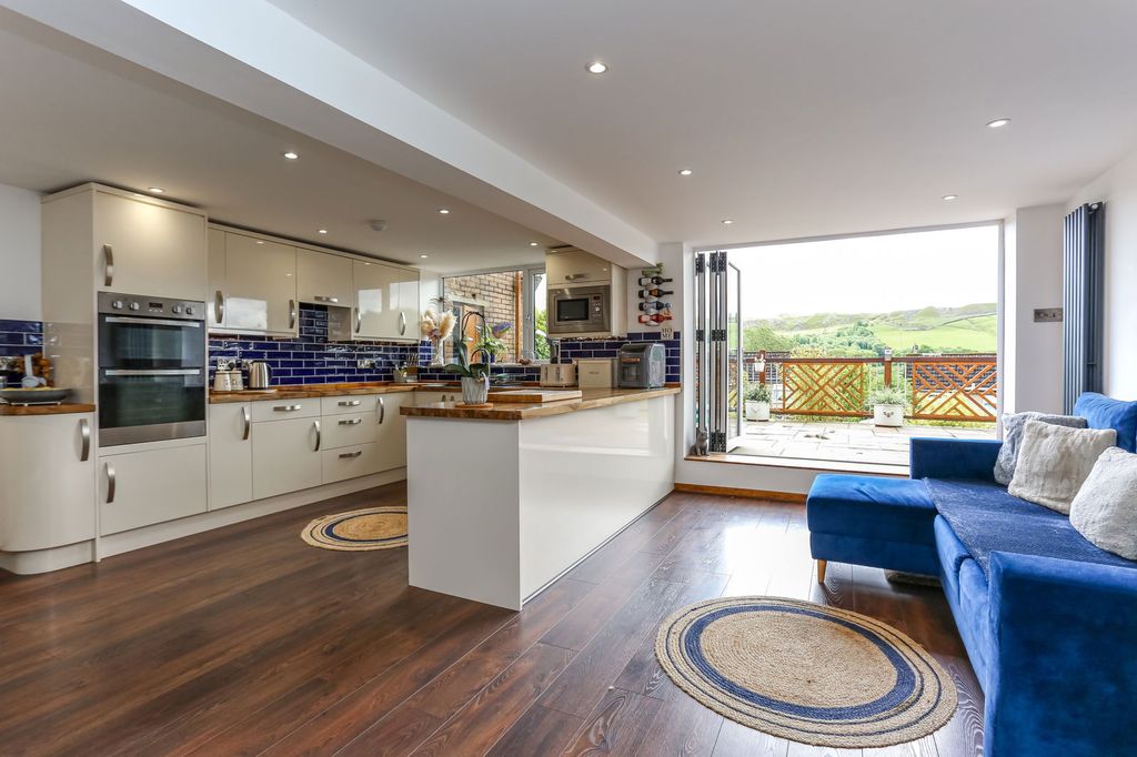 Property photo 1 of 38