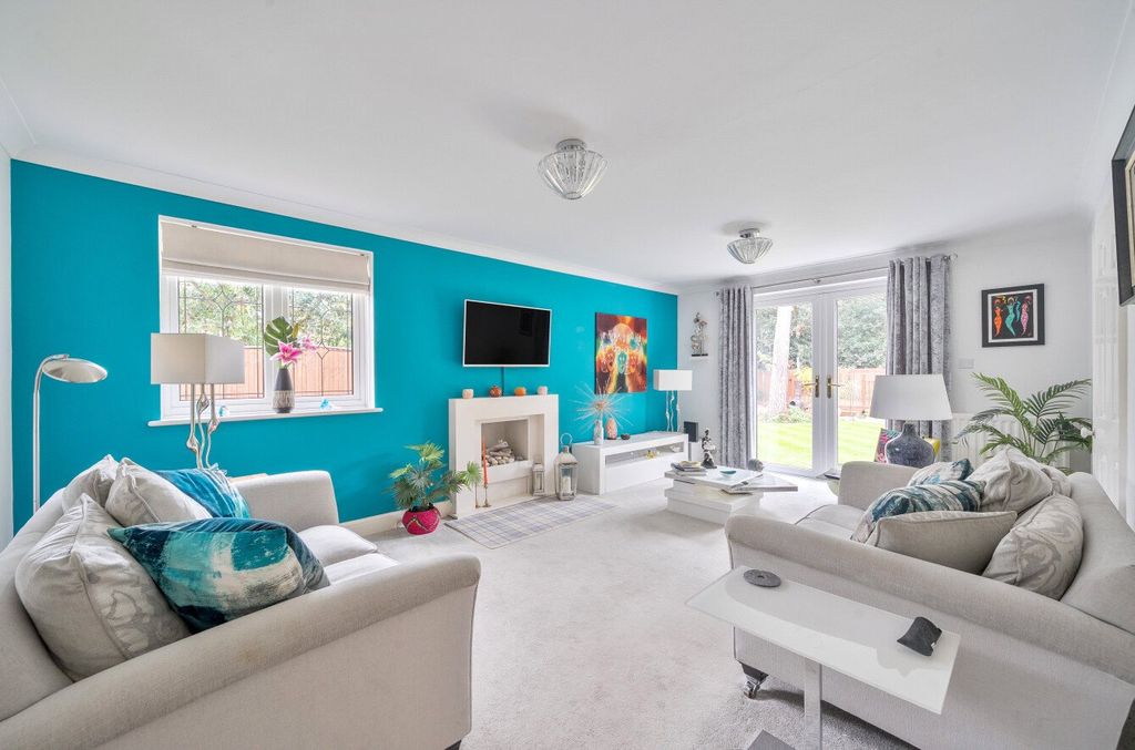 Property photo 2 of 23 Picture No. 33