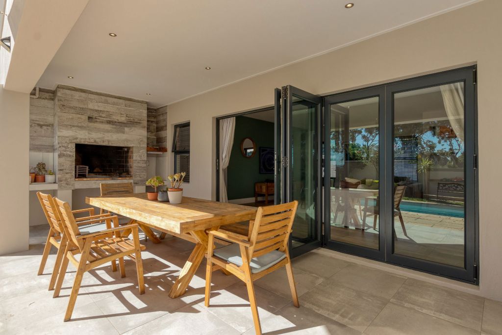 Property photo 3 of 54 Sw1702859