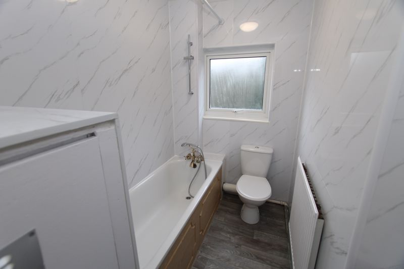 Property photo 1 of 10 Photo 6