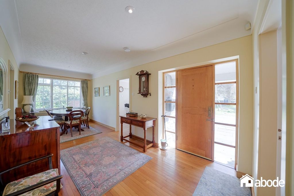 Property photo 3 of 46