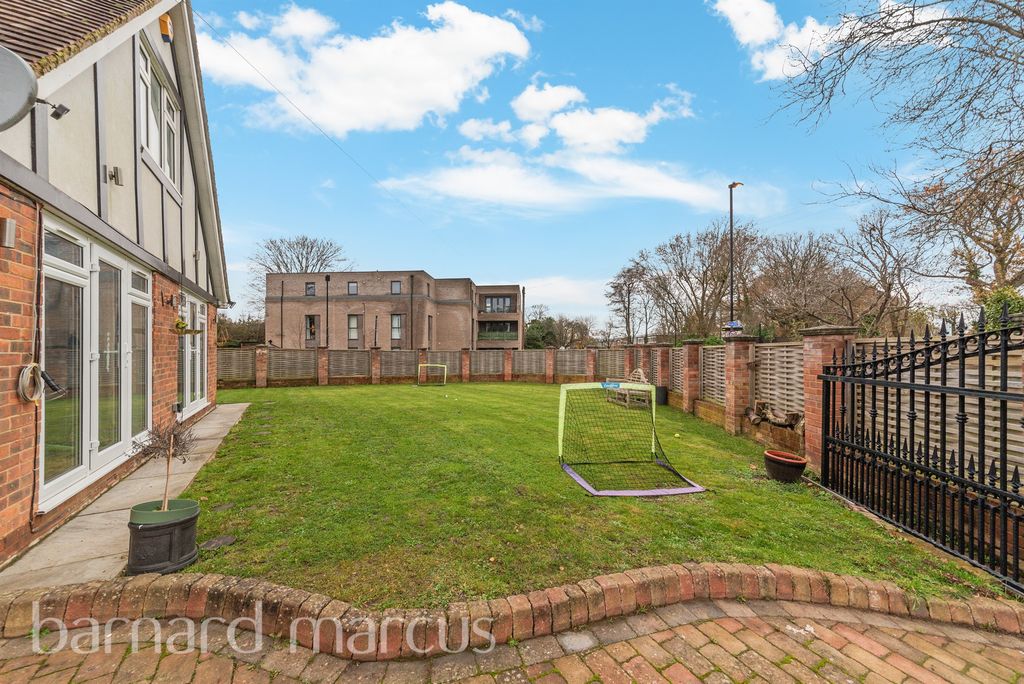 Additional image 15 of 5 bed bungalow for saleDeepdene Avenue, Croydon CR0