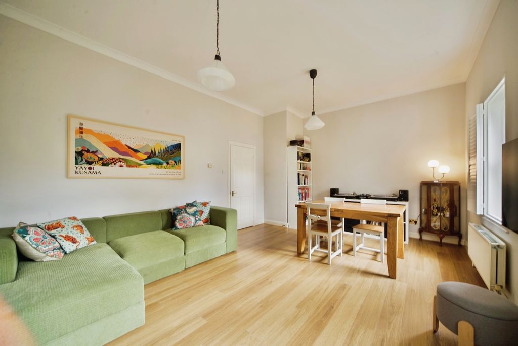 Property photo 3 of 19 Pbox-Img.Jpg