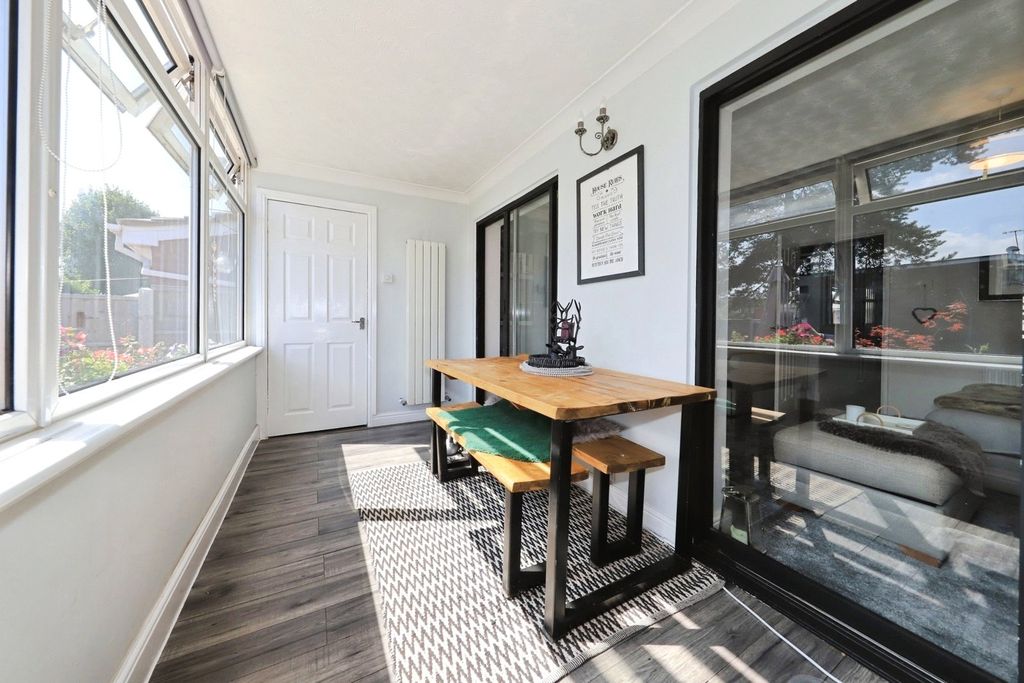 Property photo 3 of 17 Photo