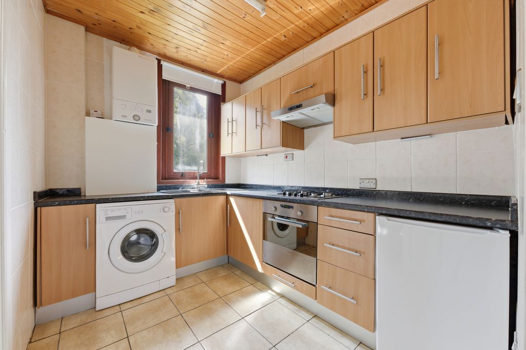 Additional image 5 of 3 bed flat for sale56 Robertson Road, Dunfermline KY12