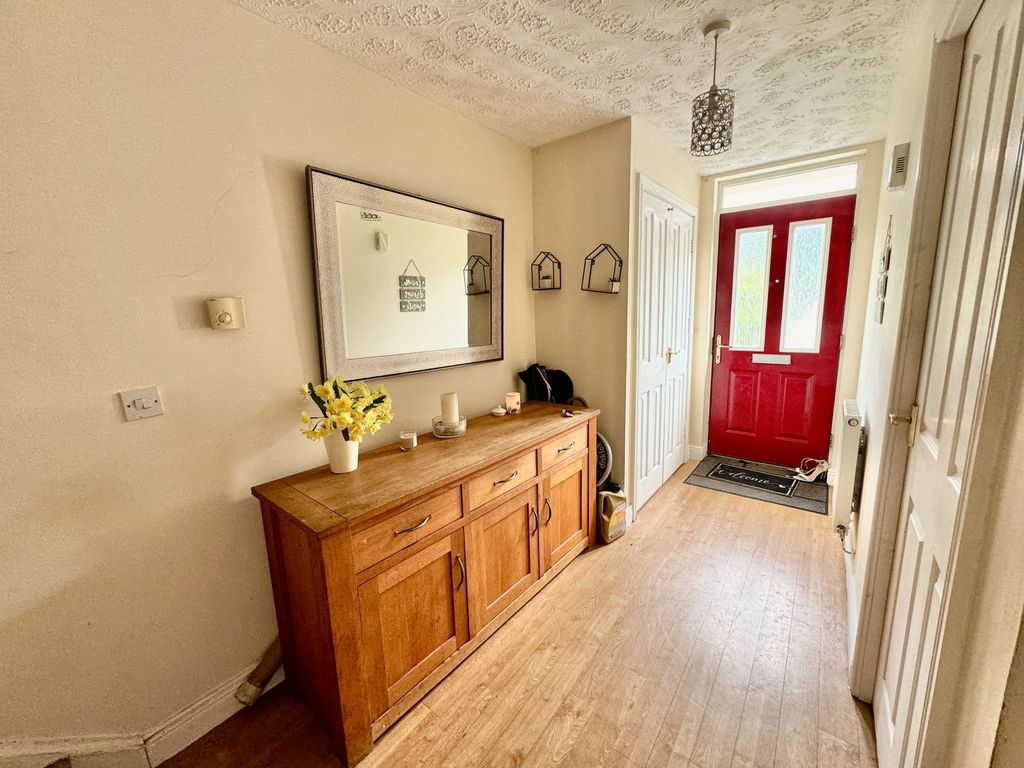 Property photo 3 of 33