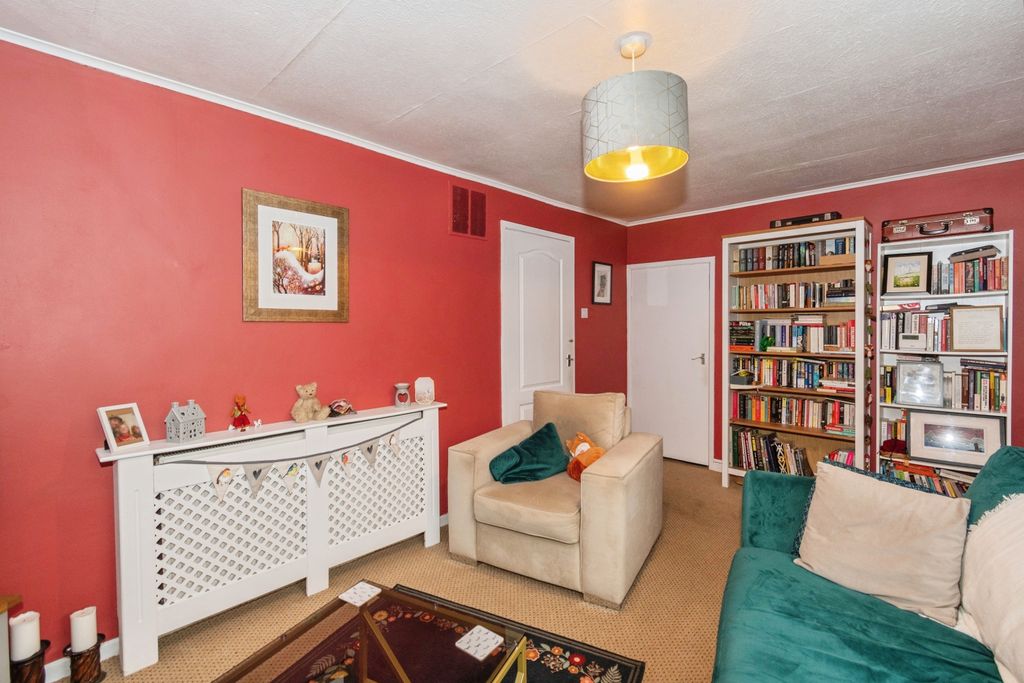 Property photo 3 of 8