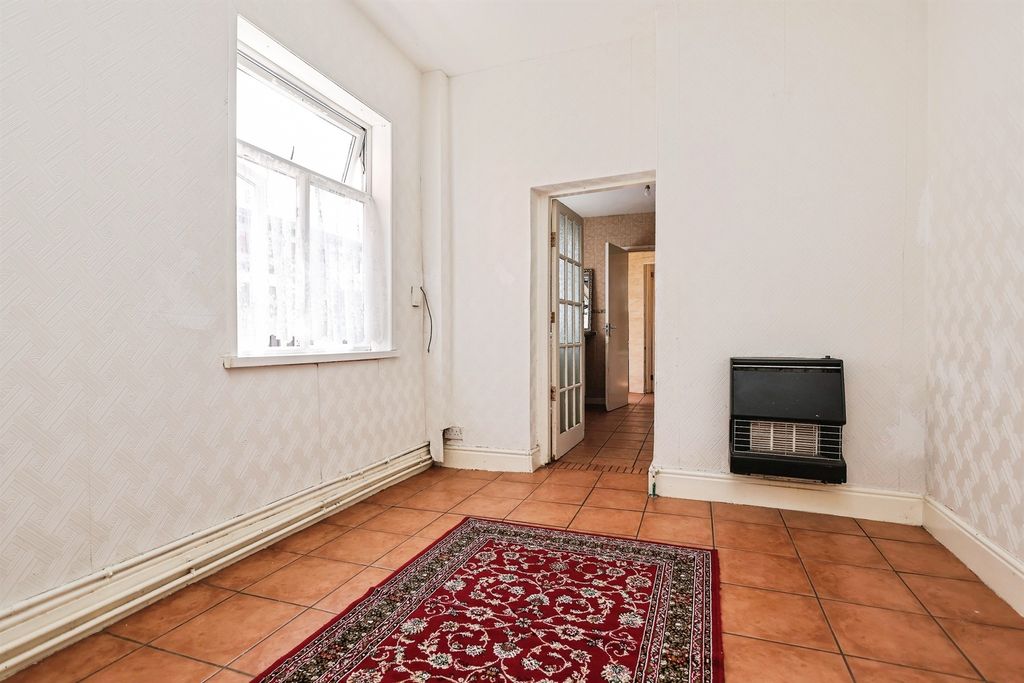 Property photo 3 of 20