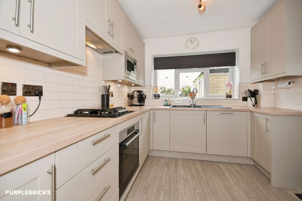 Property photo 3 of 29