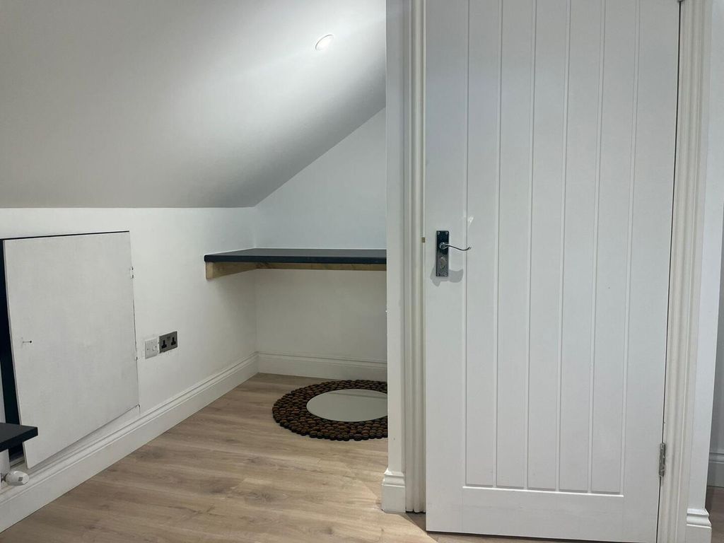 Property photo 2 of 10 Loft