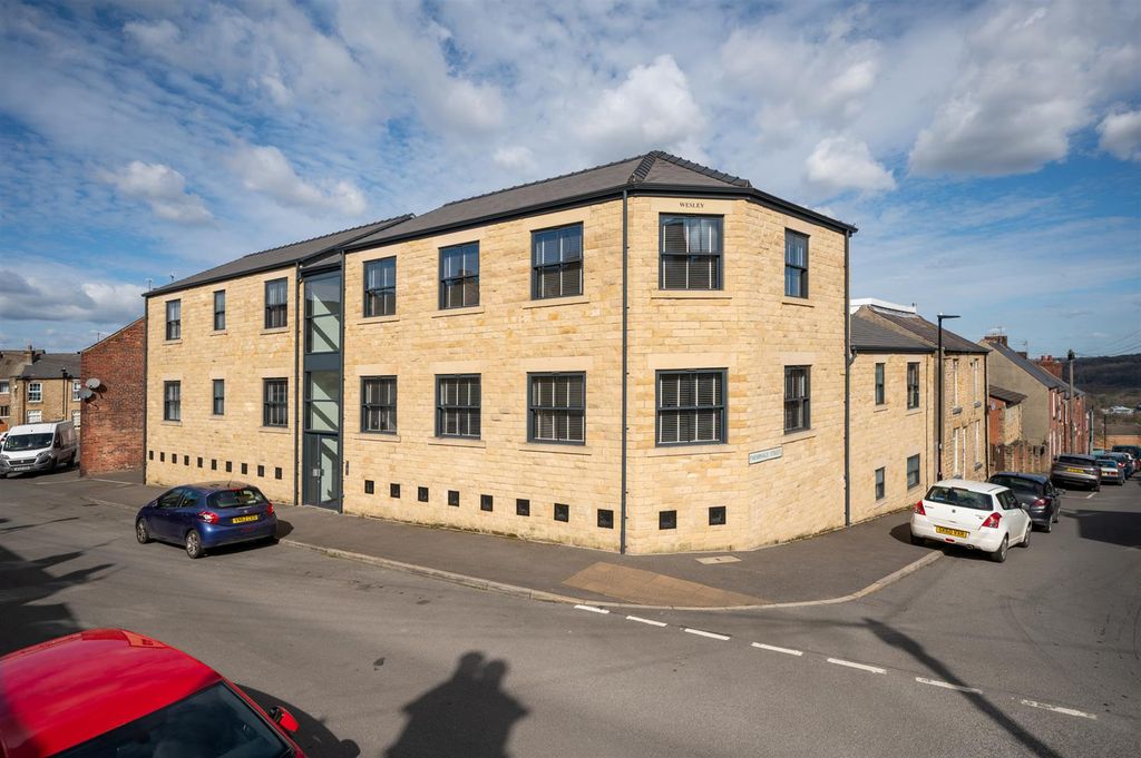 Property photo 1 of 15 Exterior