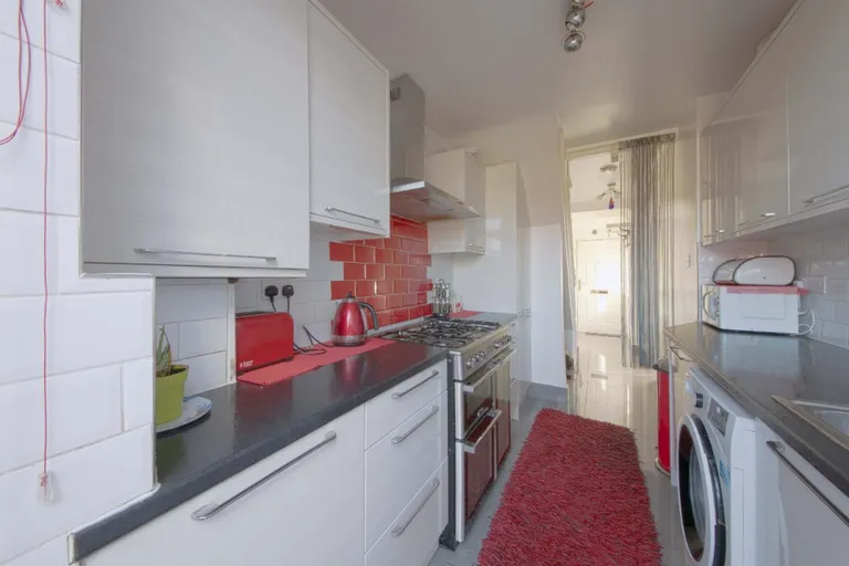 Property photo 3 of 8