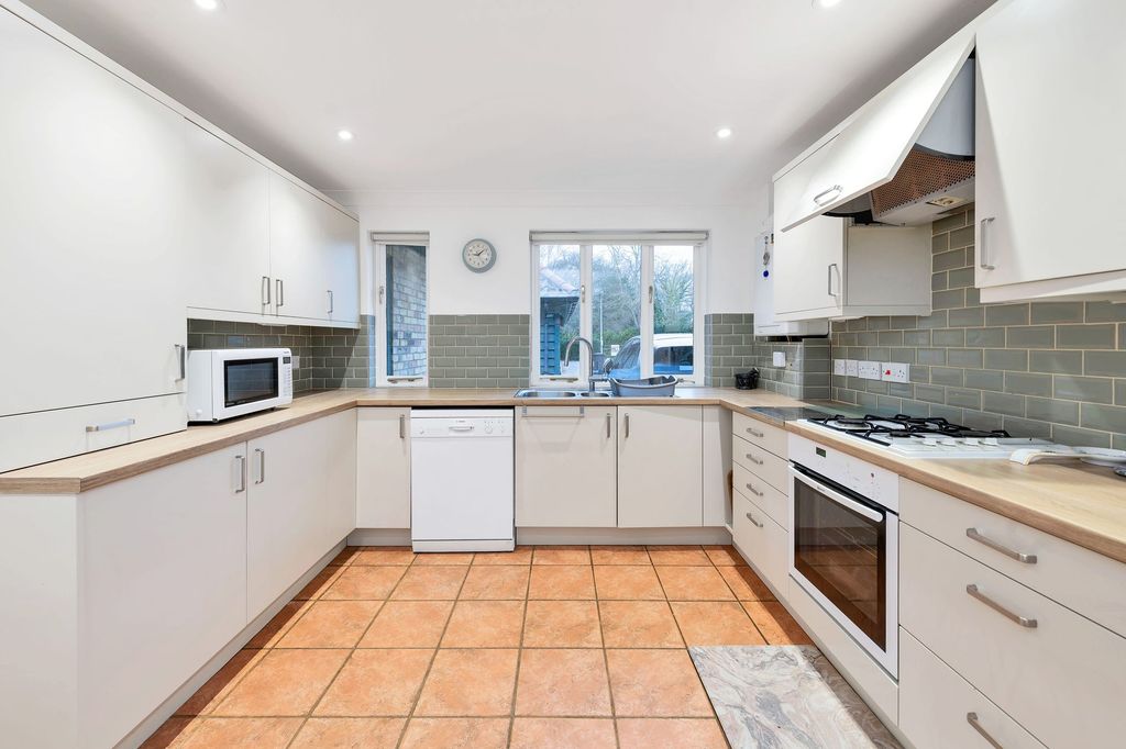 Property photo 3 of 19