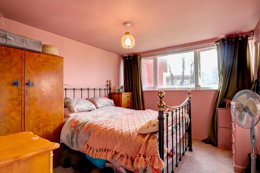 Additional image 8 of 2 bed flat for saleCleaver Gardens, Weddington, Nuneaton CV10