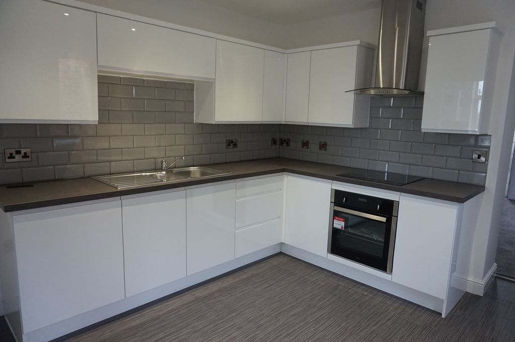 Property photo 1 of 9 Kitchen