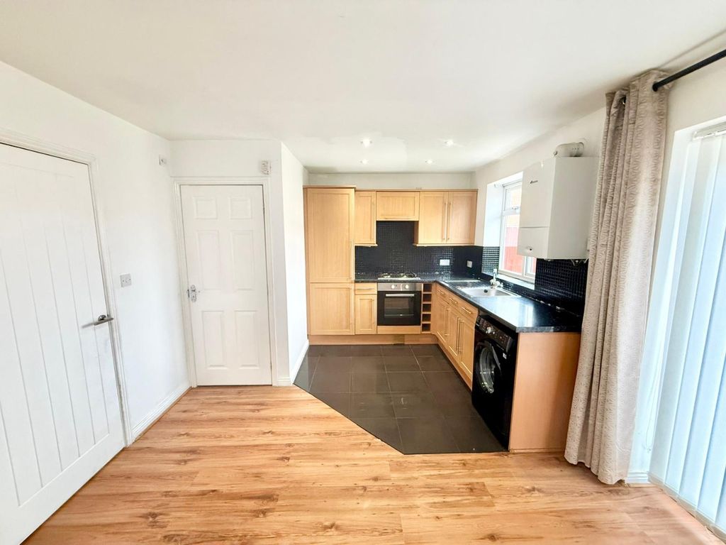 Property photo 2 of 3